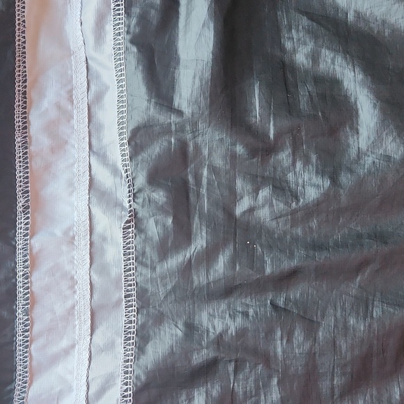 Adidas windbreaker running jacket - Picture 9 of 9